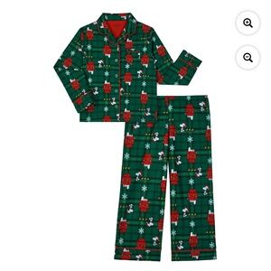 Peanuts Snoopy Girls Green Notch 2 PC Pajama Set Size Medium NWT